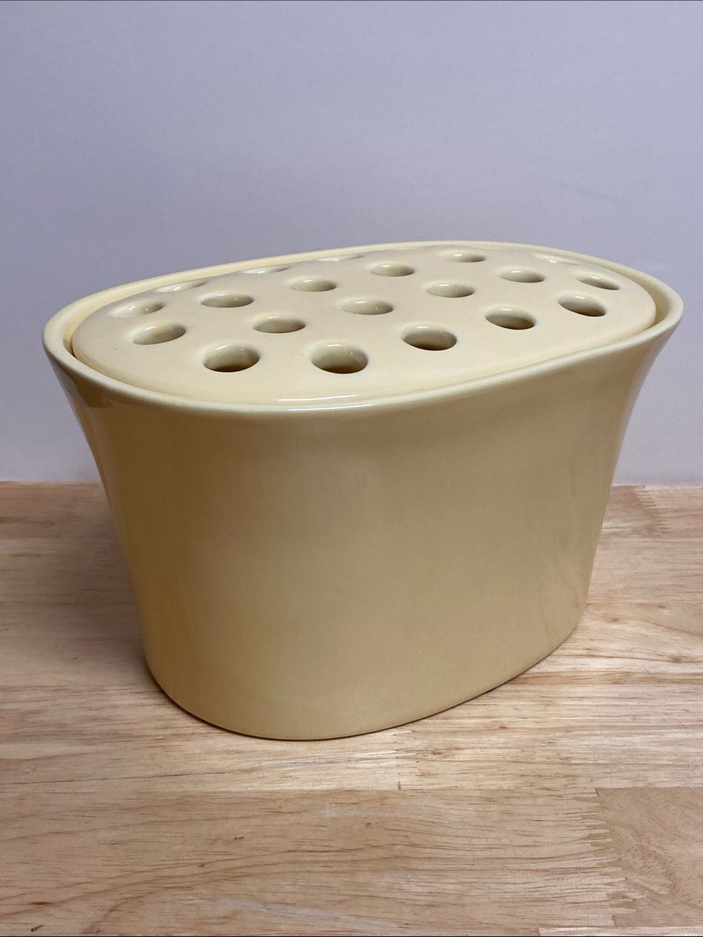 Southern Living at Home Arrange it Easy Ceramic Yellow Vase with Frog - Picture 4 of 8
